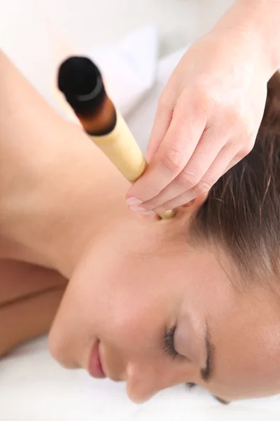 Purification of the ears, a natural spa treatment